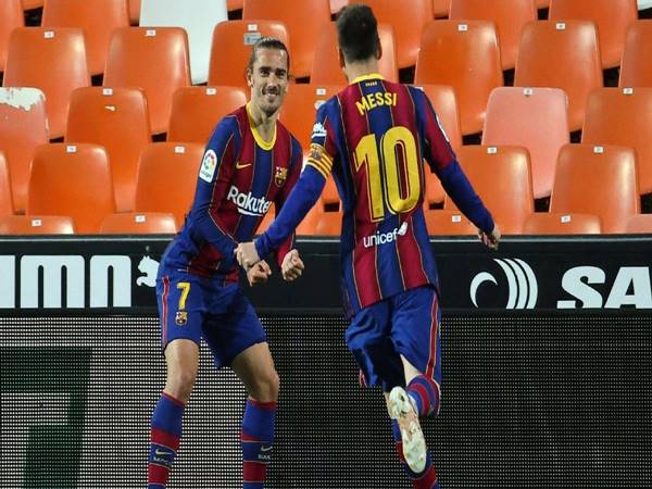 Tin bóng đá chiều 6/5: Messi đồng ý gia hạn 2 năm với Barca