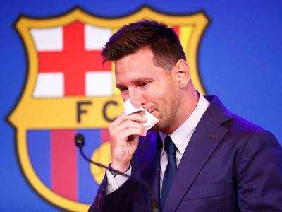 Giải thích: Tại sao Barcelona phải để Lionel Messi ra đi
